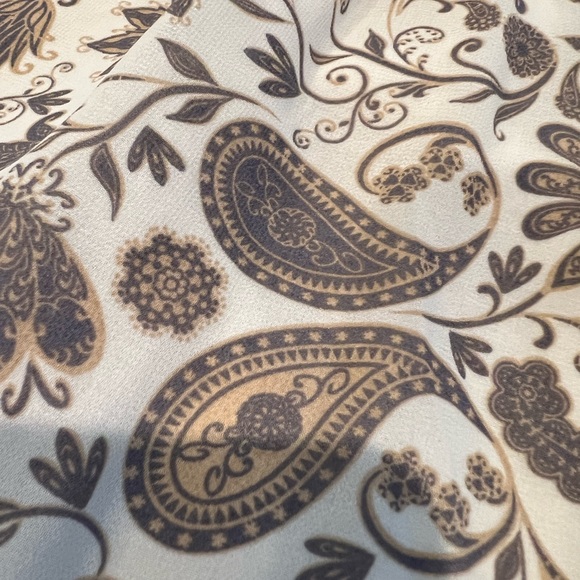 DYNAMITE TIERED DRESS - Picture 3 of 4